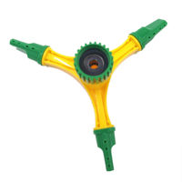 Imagen de Regador aspersor giratorio con ruedas en bolsa