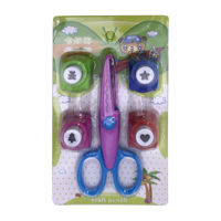 Imagen de Tijera de picos con 4 perforadoras de formas, en blister, varios colores