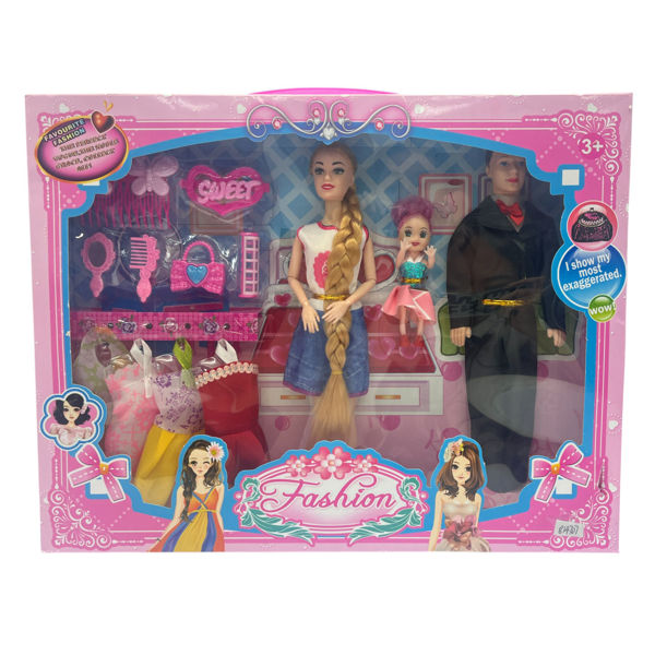 Imagen de Muñeca, con muñeco, hija y accesorios, en caja