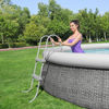 Imagen de Escalera de metal para piscina Bestway, en caja