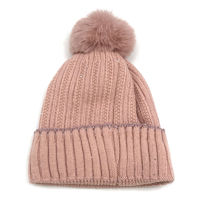 Imagen de Gorro de adulto tejido, forrado con pompón, varios colores