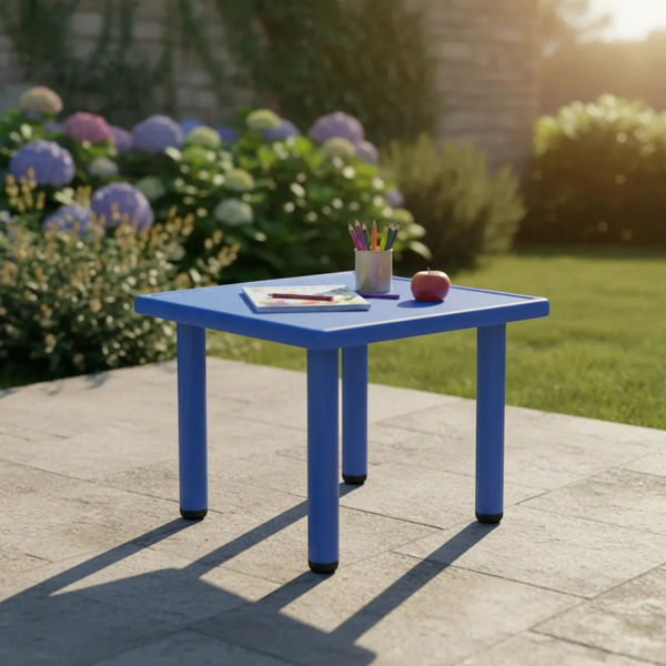 Imagen de Mesa de plástico, estructura de metal, patas con base antideslizante de altura regulable, se ajustan a la tapa con tornillos, varios colores