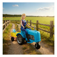 Imagen de Muñeca con tractor y accesorios, en caja