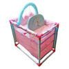 Imagen de Practicuna para muñeca, de metal con accesorios, en caja