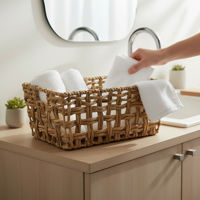Imagen de Caja organizadora rectangular calada con asas, grande, de fibras naturales, junco de agua