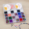 Imagen de Cuentas para armar pulseras y collares, con accesorios en caja de plástico