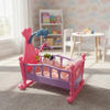 Imagen de Cama cuna para muñeca, de plástico, mecedora con accesorios, en caja